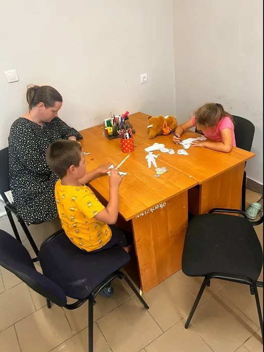ребята за работой