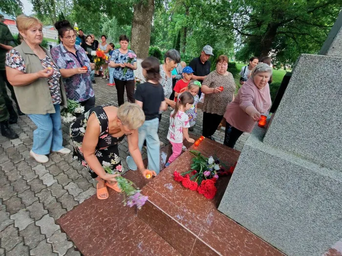 На фото участники акции (1)