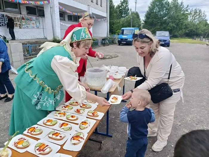 угощение яичницей