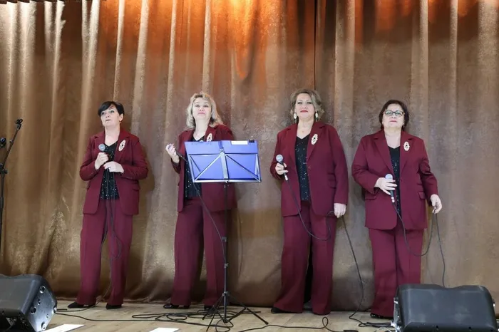 на фото группа Премьера