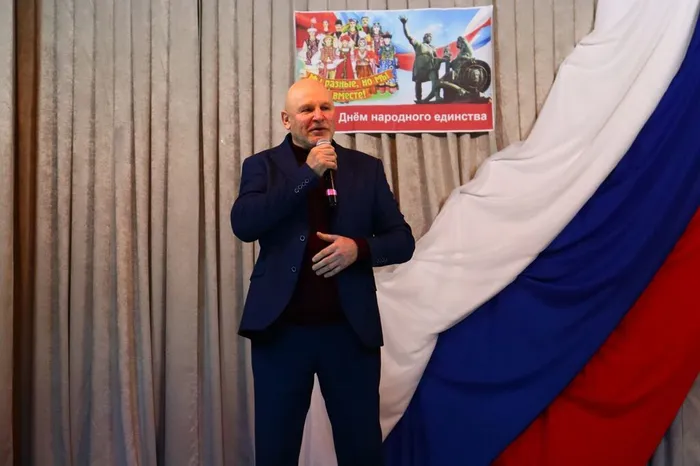 На фото Виктор Макаров