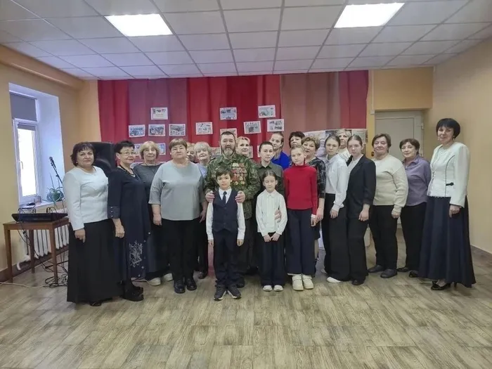 на фотографии участники мероприятия