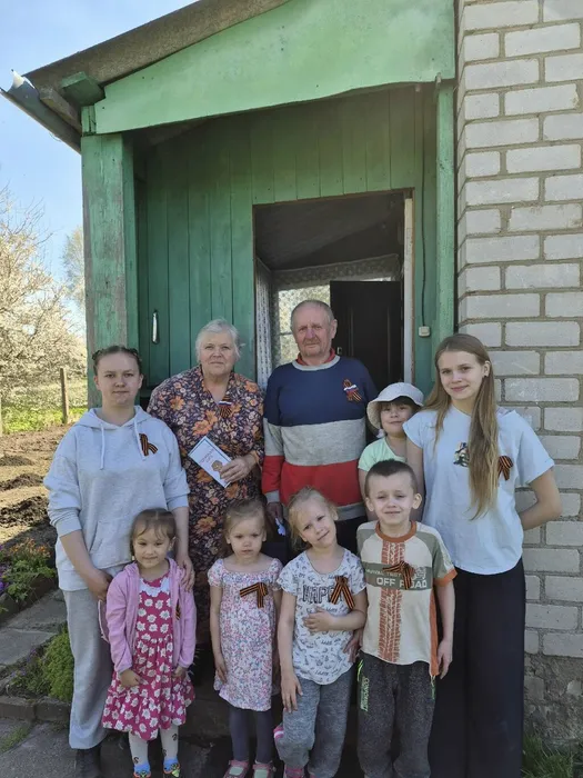 Поздравление односельчан с приближающимся праздиком