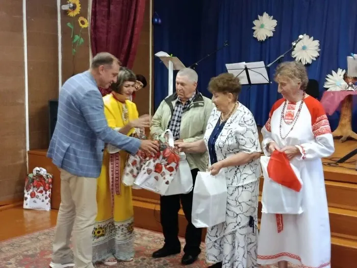 4.Вручение подарков