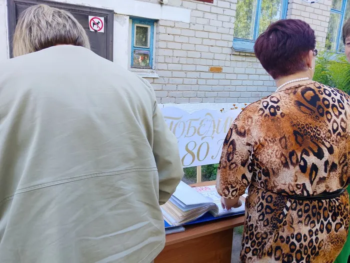 на фотографии работа выставки (3)