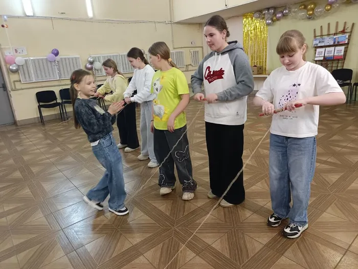 на фото участники мероприятия (5)