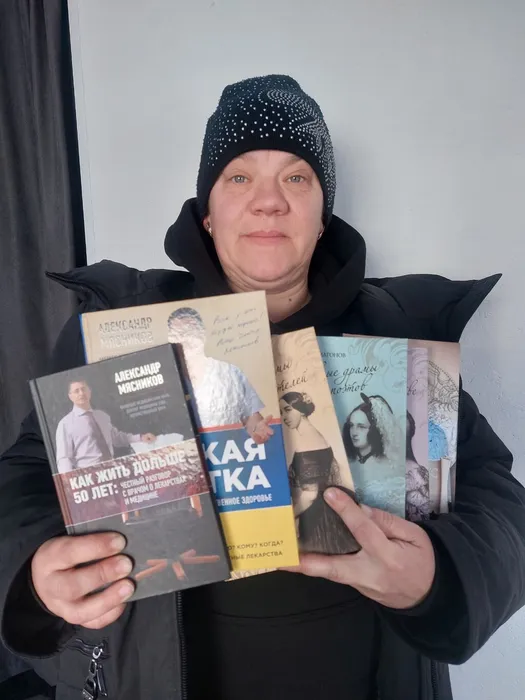 На фотографии участник Акции Дарите книги с любовью Сапач Т.В.