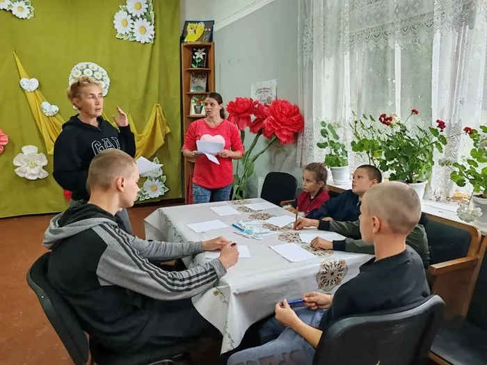 на фото участники мероприятия