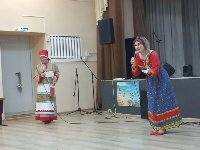 на фотографии сказочные герои