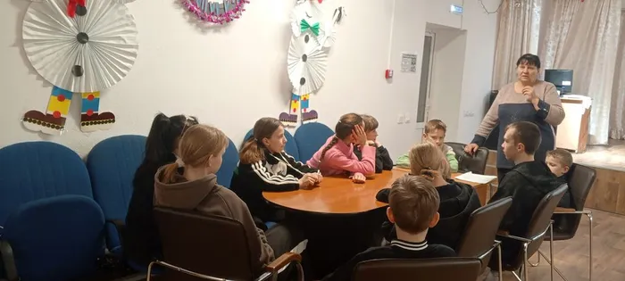 на фото фрагмент круглого стола (2)