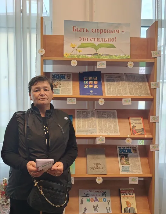 Надежда старается не пропускать наши выставки