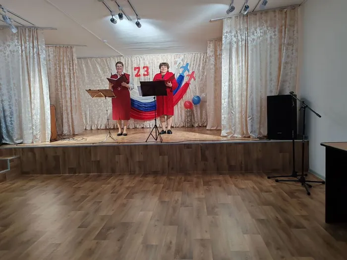 на фотографии участники концерта (2)