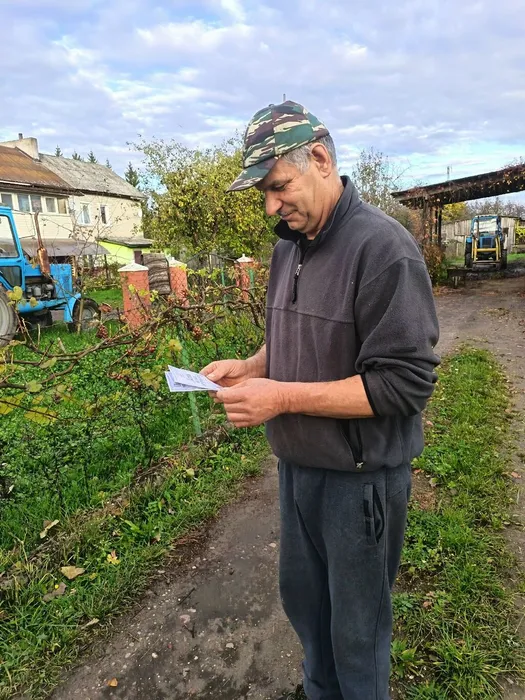 на фото участник акции