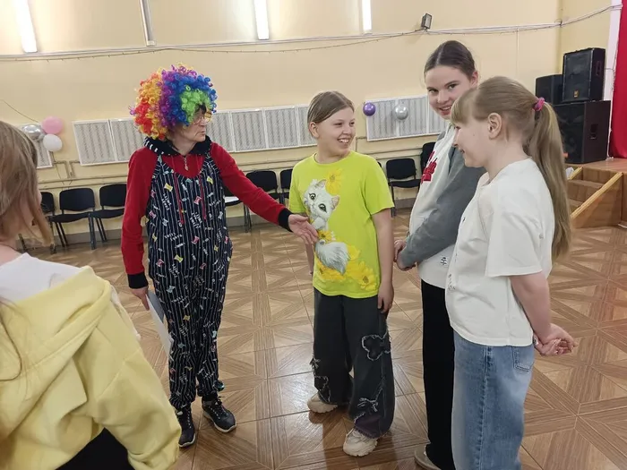 на фото участники мероприятия (6)