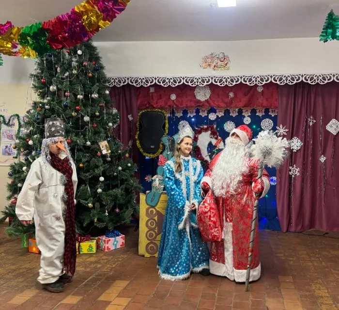 снеговик приглашает друзей.png