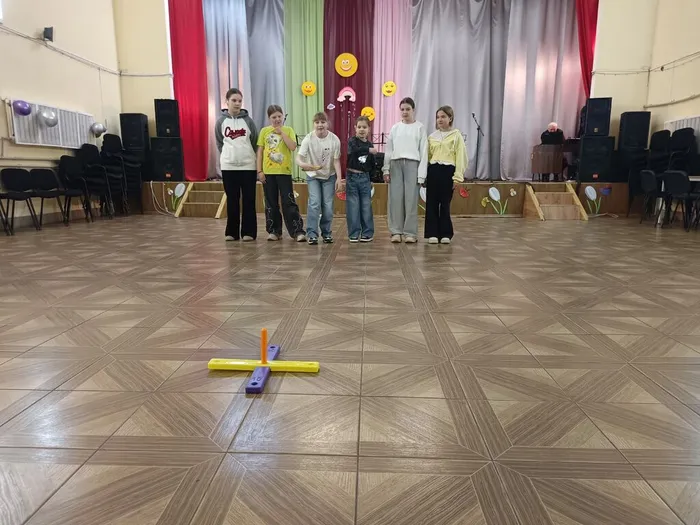 на фото участники мероприятия (1)