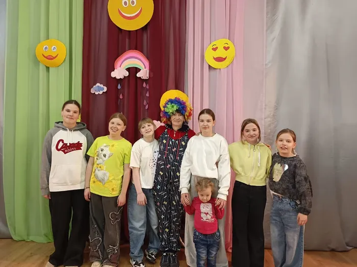 на фото участники мероприятия (4)