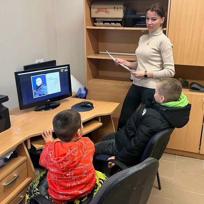 на фотографии участники беседы