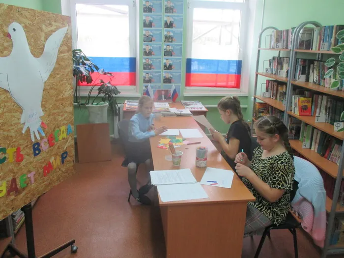 Девочки за работой (1)