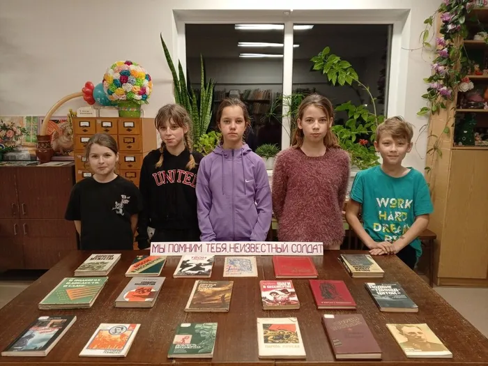 на фото посетители выставки (2)