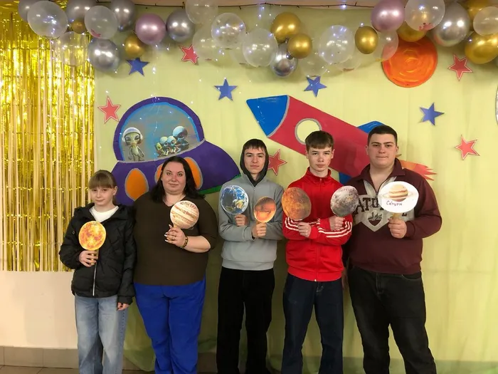 на фотографии участники мероприятия (5)