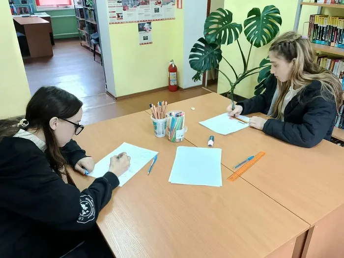 Пишут Полина и Анна