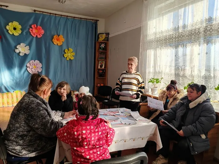 на фотографии участники беседы