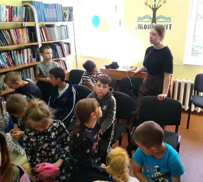 Вожатая Софья рассказала ребятам о письмах солдат