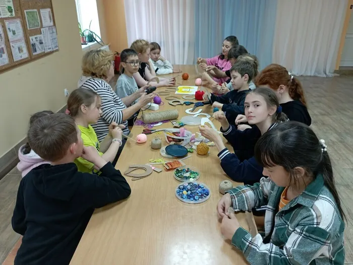 ребята за работой