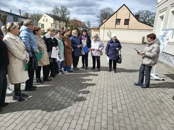 на фотографии участники акции