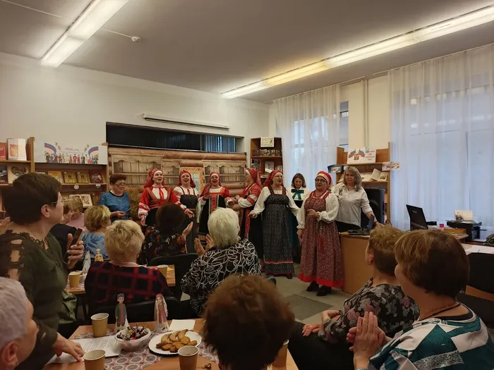 на фотографии участники мероприятия (3)