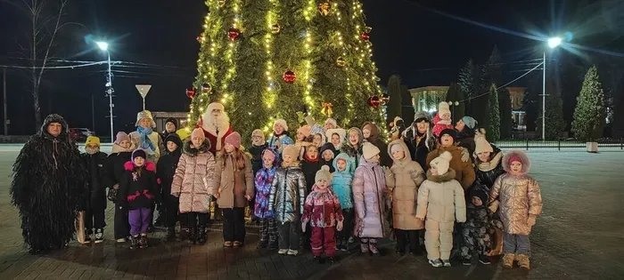 на фотографии участники мероприятия