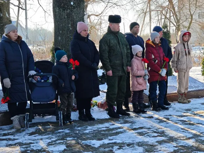 на фотографии фрагмент памятного мероприятия (3)