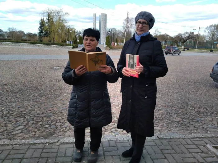 Звучит стихотворение С. Баренца Пятый форт