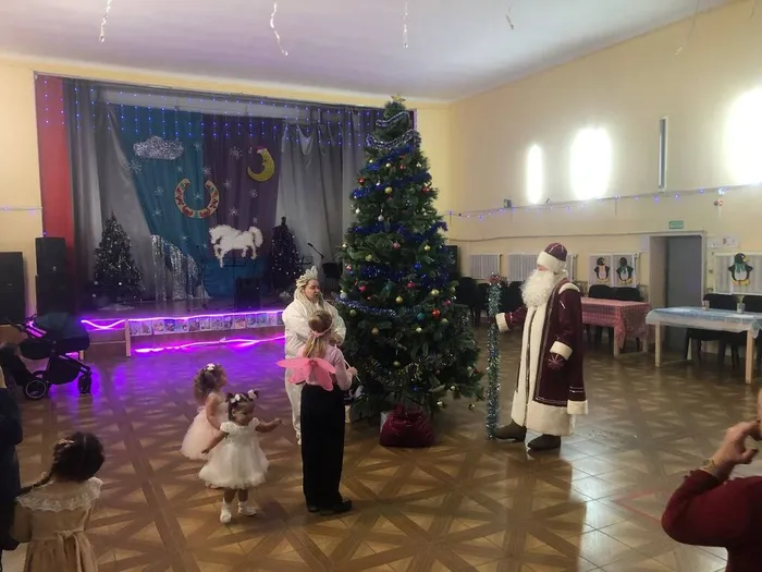 на фото фрагмент праздника (4)