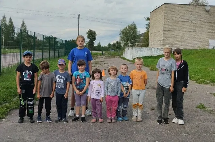 на фото участники спортивного праздника