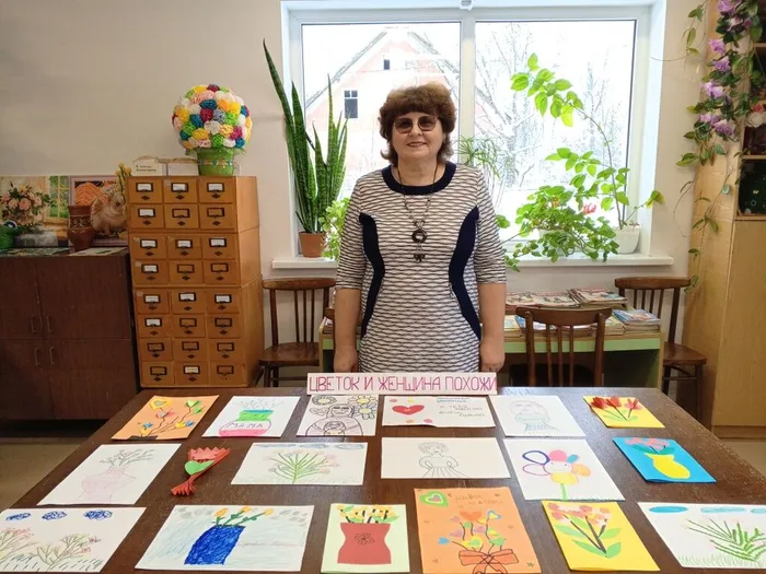 на фото посетители выставки (1)