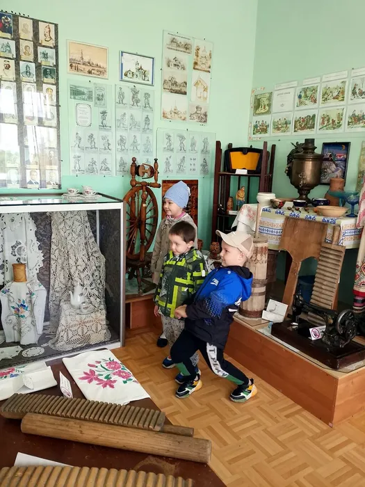 юные посетители музея