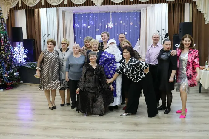 на фото гости праздника