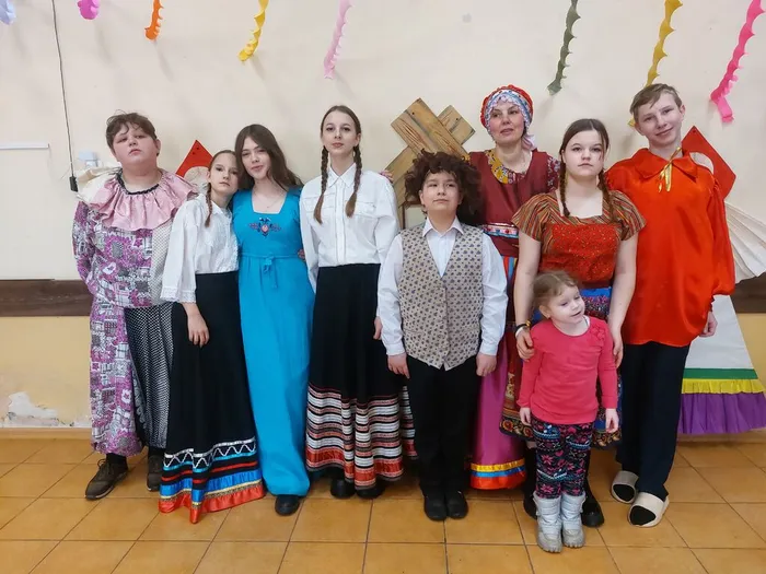 На фотографии участники Тематическо- игровой программы Широкая Масленица