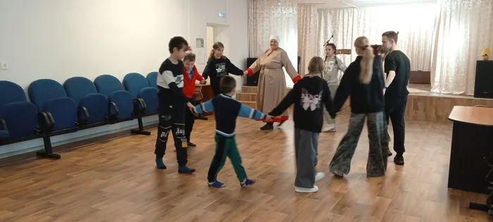 На фото фрагменты познавательно - развлекательной программы С нами чудо из чудес - Благовещение с небес! (1)