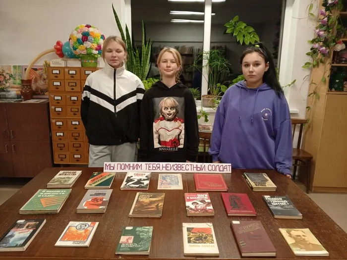 на фото посетители выставки (3)