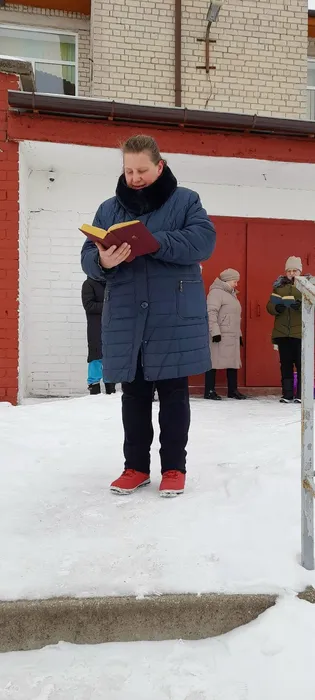 Стих читает Матюшевская И.В.