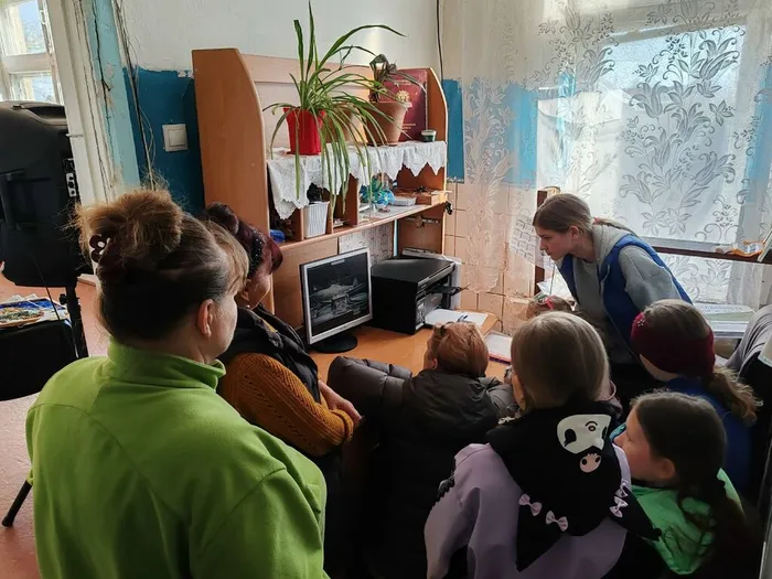 на фотографии участники мероприятия