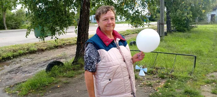 На фото участники акции «Белые шары памяти Беслан — мы помним» (3)