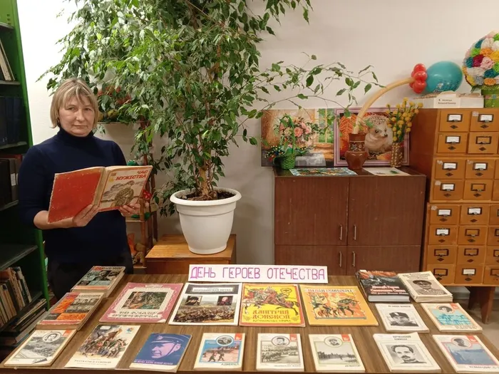 на фотографии посетитель библиотеки (3)