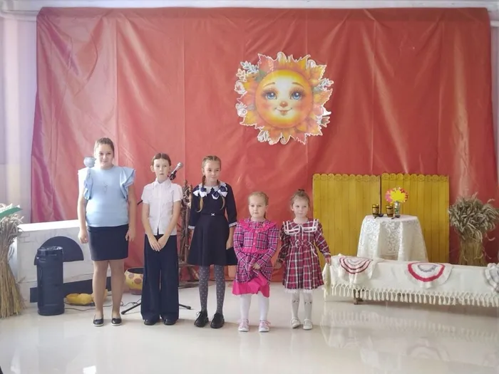 Участники праздника Астахова Анна,Никанорова Алёна, Смыкалова Таисия,Никанорова Анна, Алфёрова София (1)