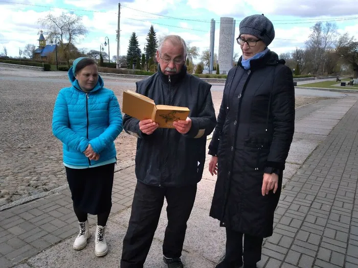 Звучит стихотворение Ю.Чернова 1200