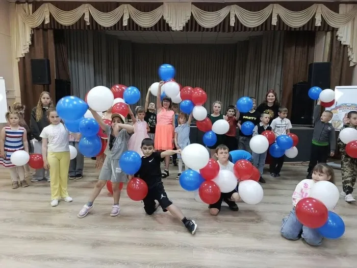 на фото участники игровой программа