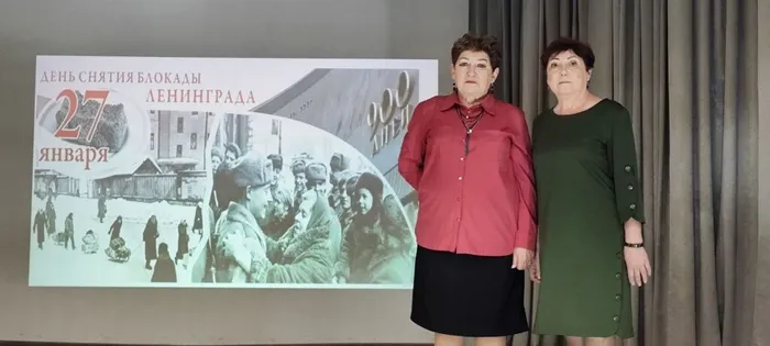 на фотографии ведущие мероприятия